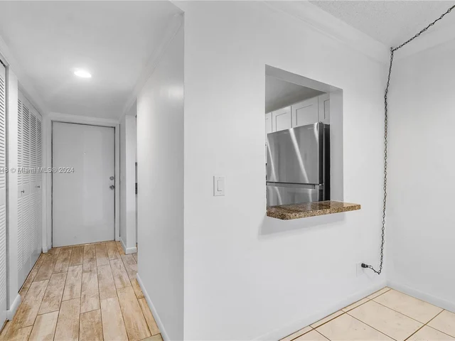 1638 Embassy Dr # 202, West Palm Beach FL 33401