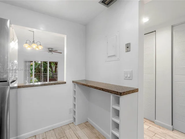 1638 Embassy Dr # 202, West Palm Beach FL 33401