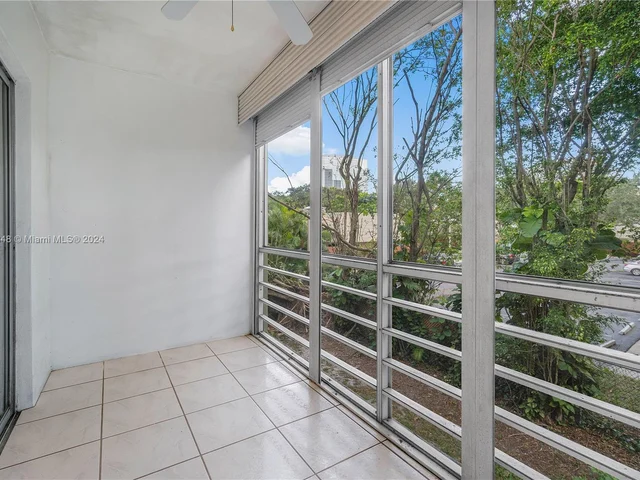 1638 Embassy Dr # 202, West Palm Beach FL 33401