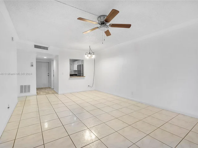 1638 Embassy Dr # 202, West Palm Beach FL 33401