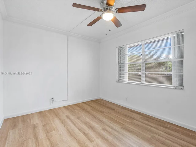 1638 Embassy Dr # 202, West Palm Beach FL 33401