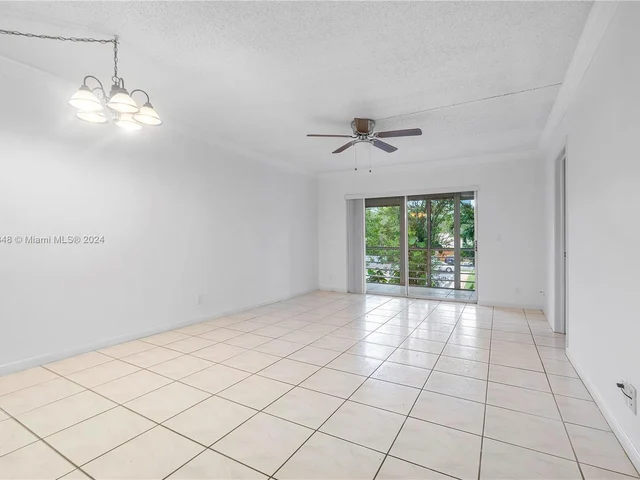 1638 Embassy Dr # 202, West Palm Beach FL 33401