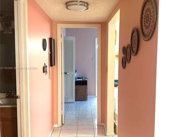 800 Parkview Dr # 404, Hallandale Beach FL 33009