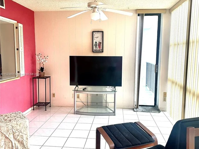 800 Parkview Dr # 404, Hallandale Beach FL 33009