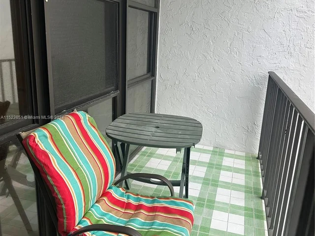 800 Parkview Dr # 404, Hallandale Beach FL 33009