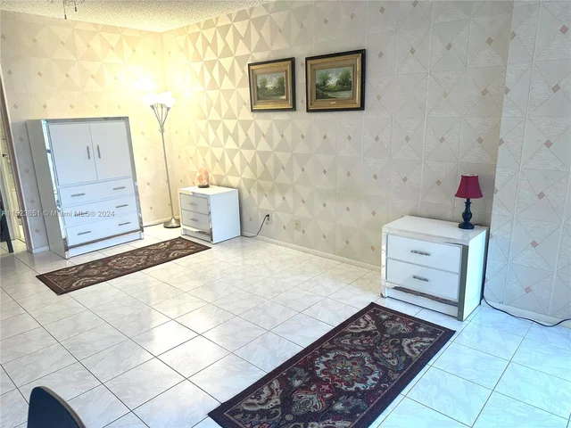 800 Parkview Dr # 404, Hallandale Beach FL 33009