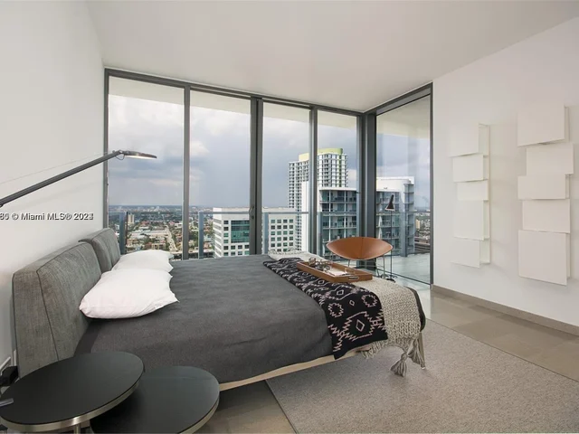 88 SW 7th St # 2712, Miami FL 33130