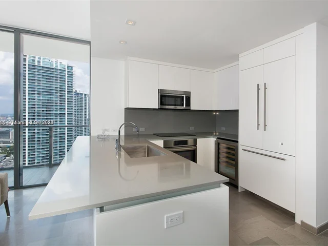 88 SW 7th St # 2712, Miami FL 33130