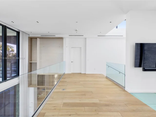 3300 Chase Ave, Miami Beach FL 33140