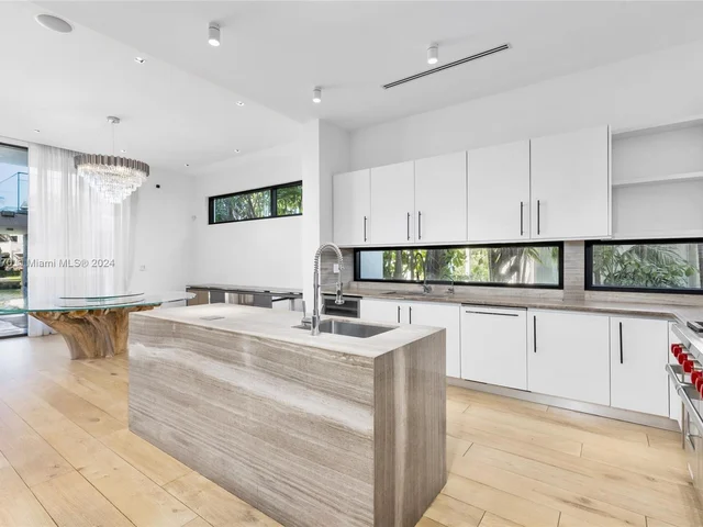 3300 Chase Ave, Miami Beach FL 33140