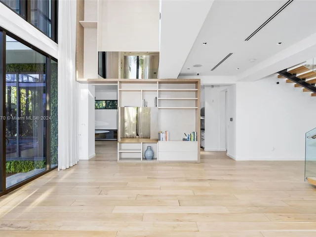 3300 Chase Ave, Miami Beach FL 33140