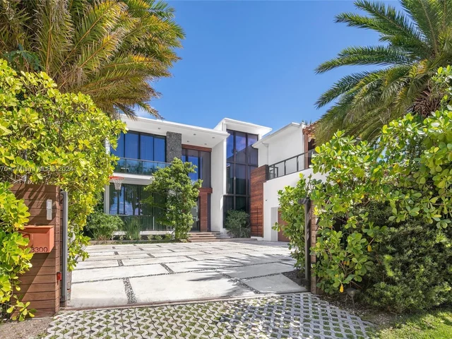 3300 Chase Ave, Miami Beach FL 33140