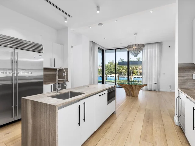 3300 Chase Ave, Miami Beach FL 33140