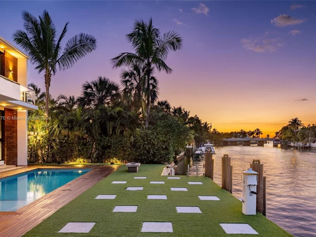 3300 Chase Ave, Miami Beach FL 33140