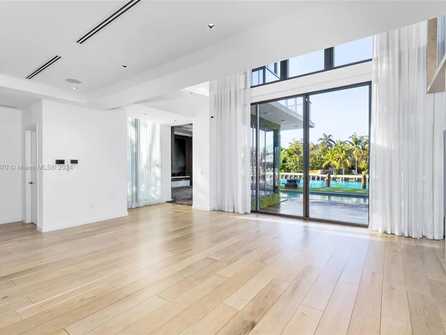 3300 Chase Ave, Miami Beach FL 33140