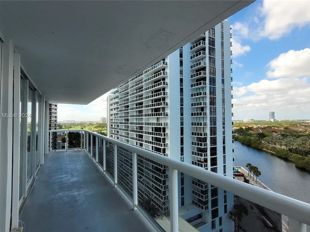 20515 E Country Club Dr # 1249, Aventura FL 33180