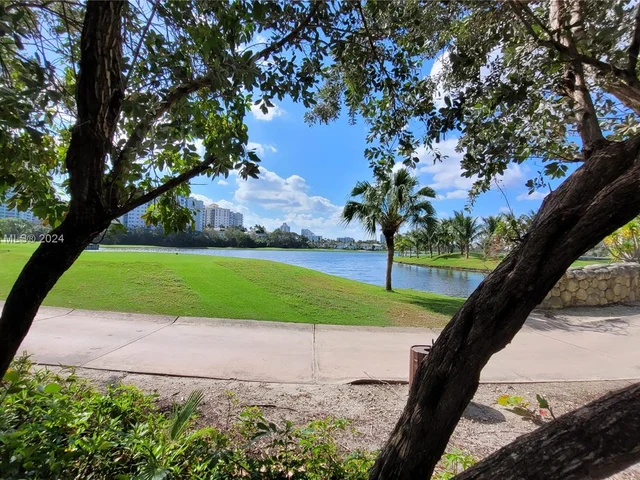 20515 E Country Club Dr # 1249, Aventura FL 33180