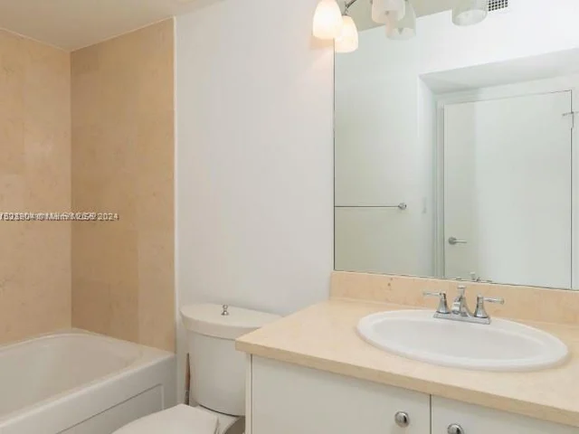 19900 E Country Club Dr # 1206, Aventura FL 33180