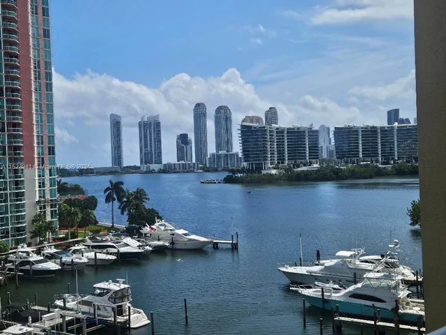 3340 NE 190th St # 707, Aventura FL 33180