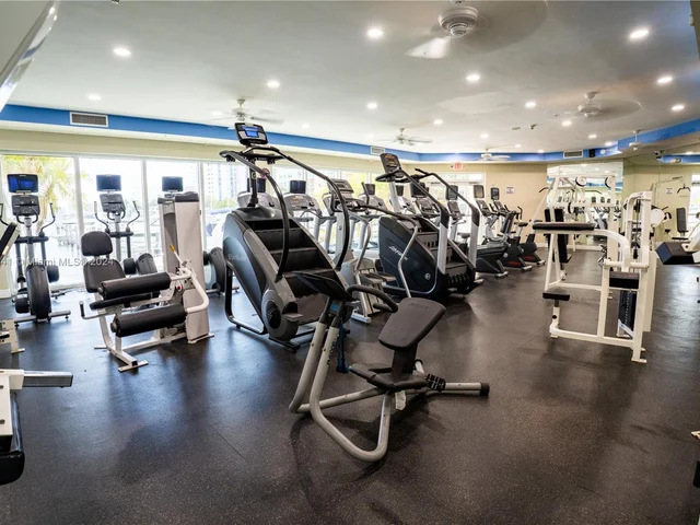 3340 NE 190th St # 707, Aventura FL 33180