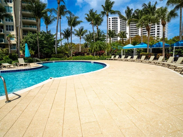 3340 NE 190th St # 707, Aventura FL 33180