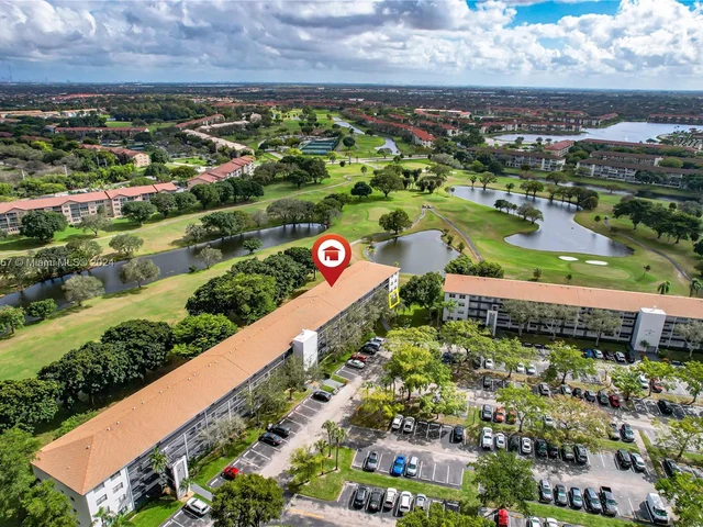 251 SW 132nd Way # 118H, Pembroke Pines FL 33027