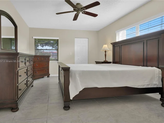 251 SW 132nd Way # 118H, Pembroke Pines FL 33027