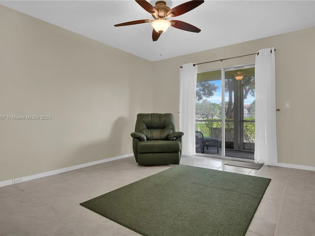 251 SW 132nd Way # 118H, Pembroke Pines FL 33027