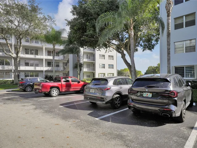 251 SW 132nd Way # 118H, Pembroke Pines FL 33027