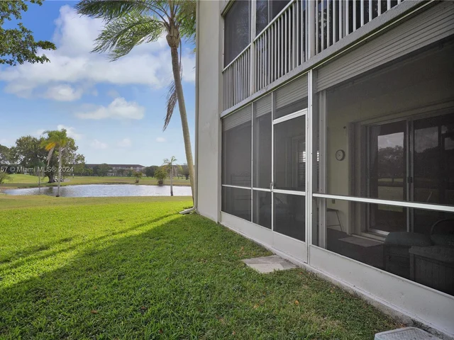 251 SW 132nd Way # 118H, Pembroke Pines FL 33027