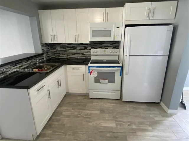 1887 NW 68th St, Miami FL 33147