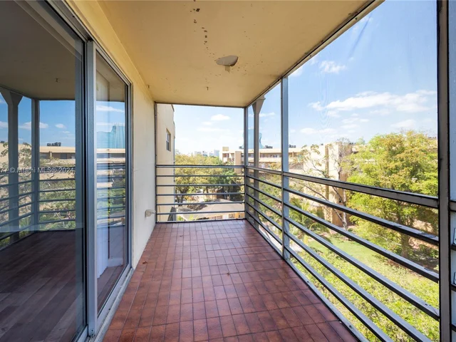 4111 Stirling Rd # 509, Dania Beach FL 33314