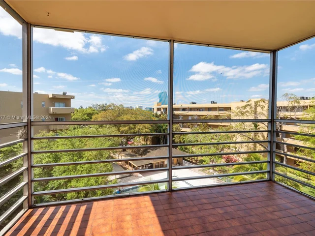 4111 Stirling Rd # 509, Dania Beach FL 33314