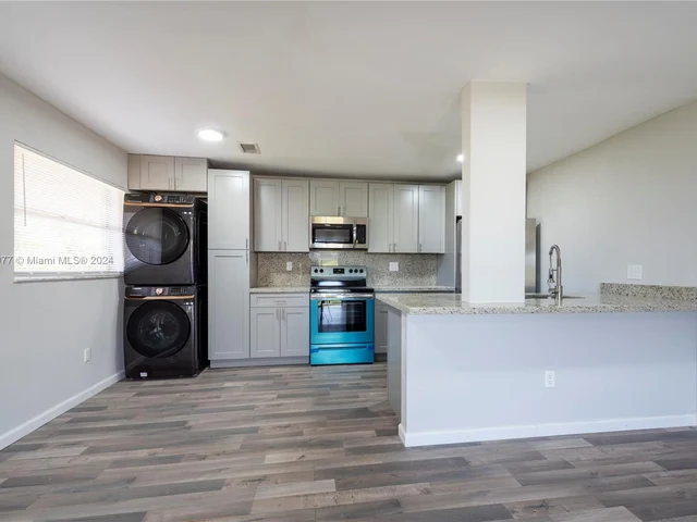 4111 Stirling Rd # 509, Dania Beach FL 33314