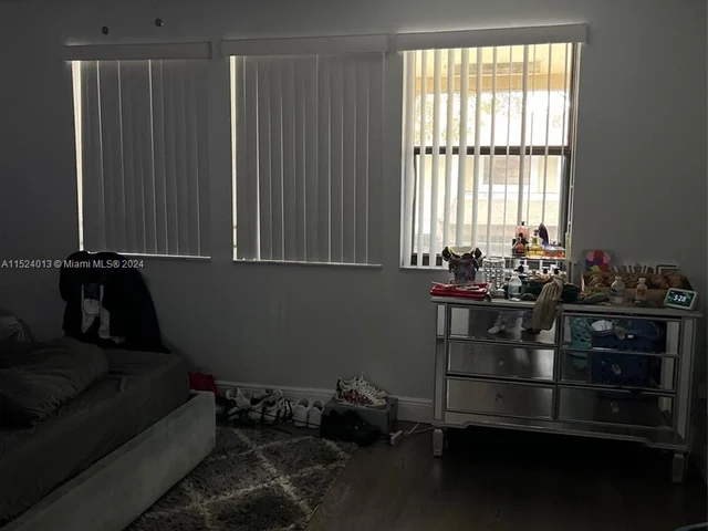 120 SW 96th Ter, Pembroke Pines FL 33025