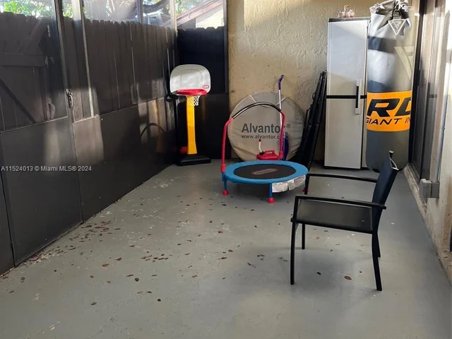 120 SW 96th Ter, Pembroke Pines FL 33025