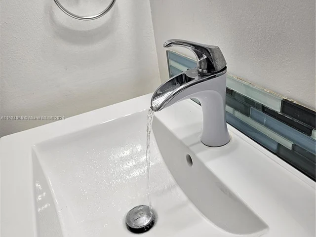 20400 W Country Club Dr # 508, Aventura FL 33180