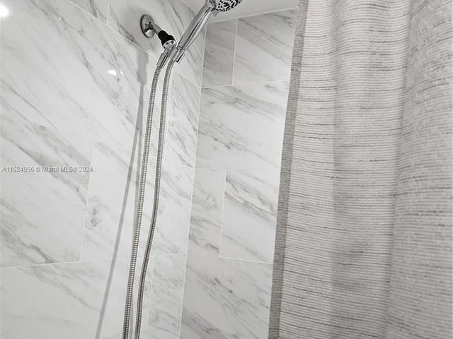 20400 W Country Club Dr # 508, Aventura FL 33180