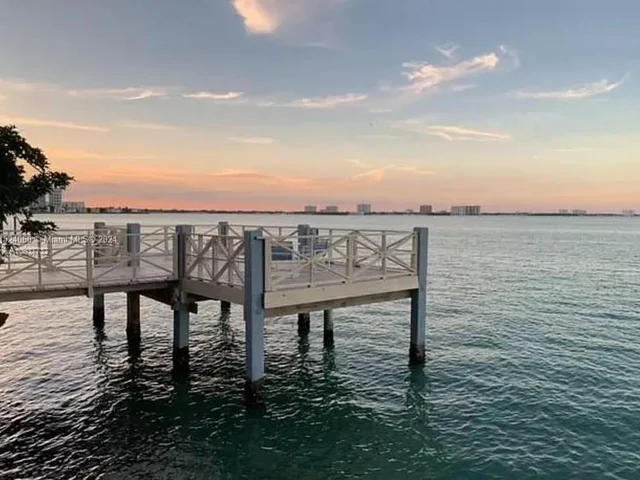 1865 79th St Cswy # 16B, North Bay Village FL 33141