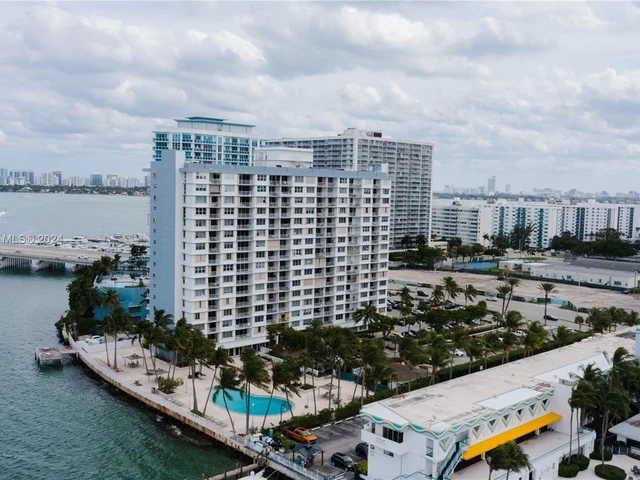 1865 79th St Cswy # 16B, North Bay Village FL 33141