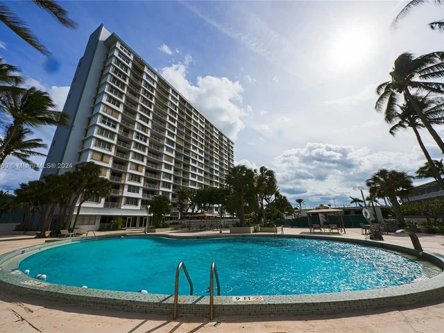 1865 79th St Cswy # 16B, North Bay Village FL 33141