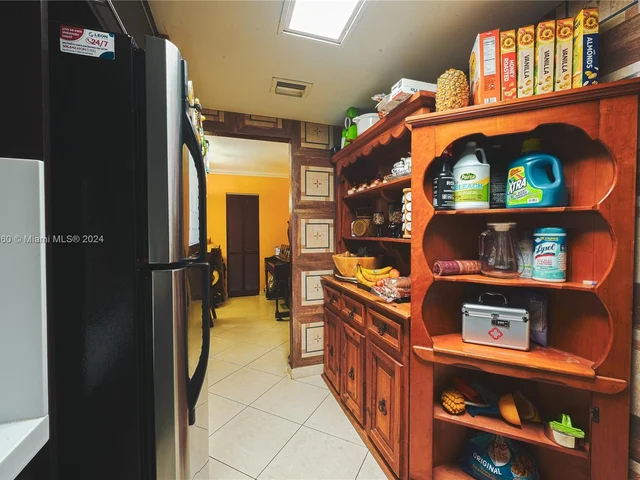 1865 79th St Cswy # 16B, North Bay Village FL 33141