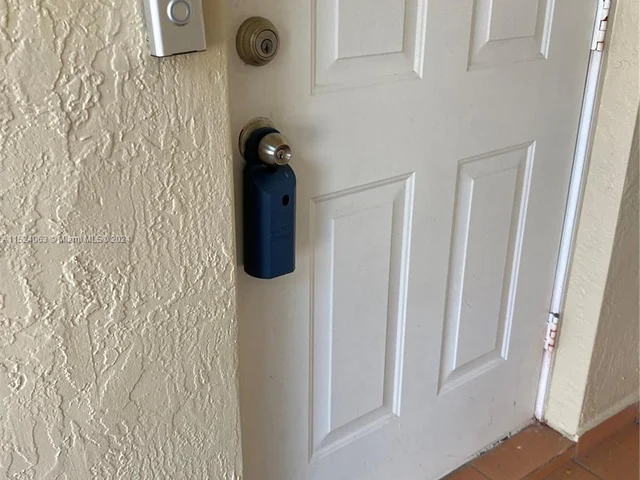 6348 SW 138th Path, Miami FL 33183