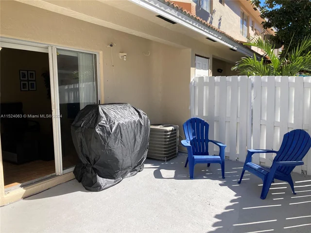 6348 SW 138th Path, Miami FL 33183