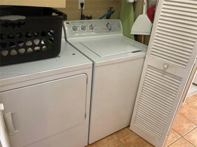 6348 SW 138th Path, Miami FL 33183