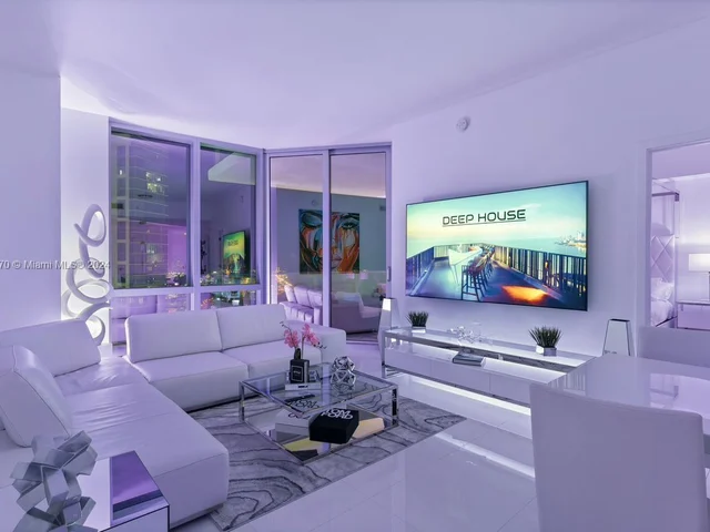 851 NE 1st Ave # 4207, Miami FL 33132