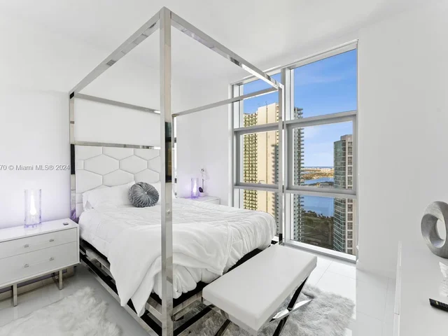 851 NE 1st Ave # 4207, Miami FL 33132