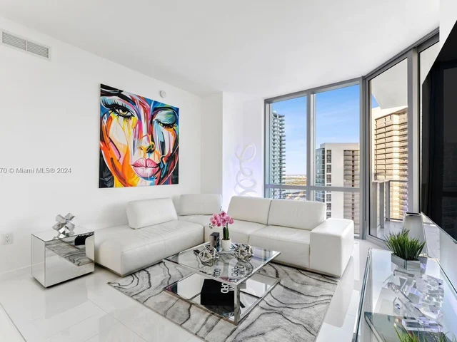 851 NE 1st Ave # 4207, Miami FL 33132