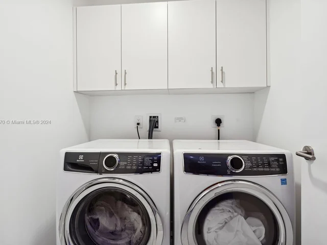 851 NE 1st Ave # 4207, Miami FL 33132