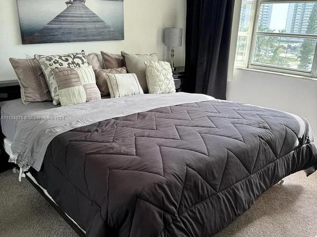 1825 S Ocean Dr # 514, Hallandale Beach FL 33009